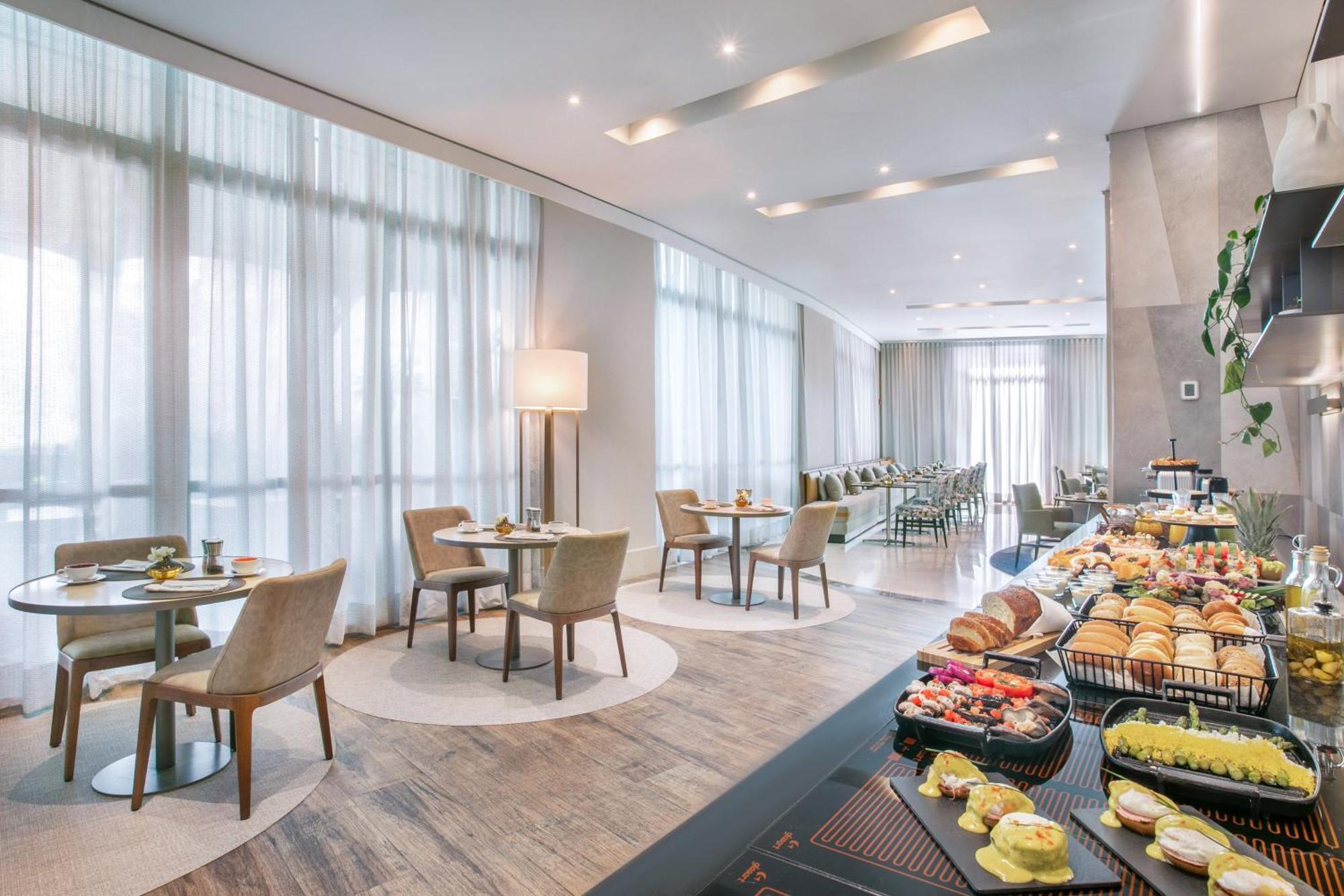 Hotel Meliá Jardim Europa San Paolo Esterno foto The Lounge at the airport