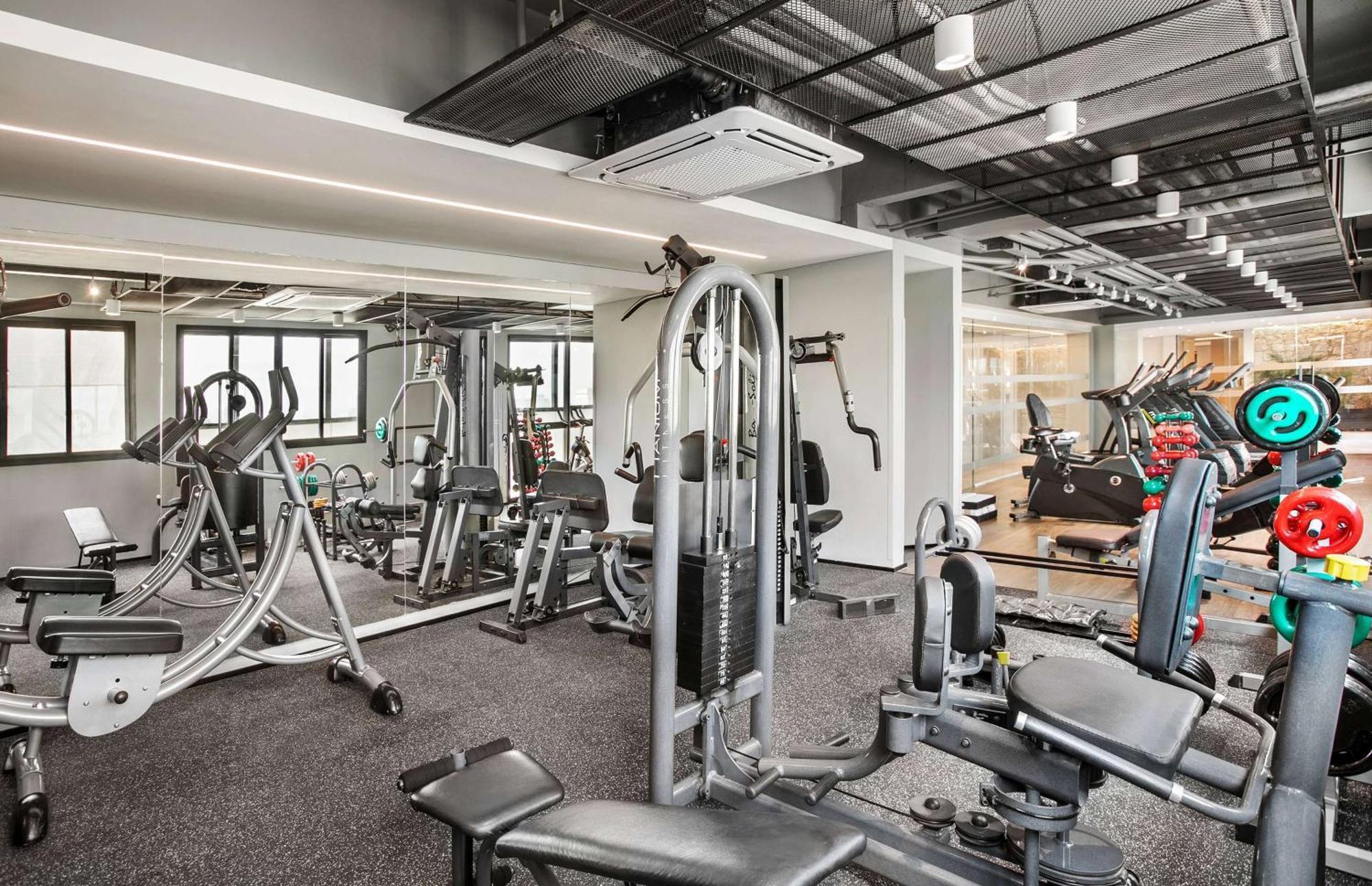 Hotel Meliá Jardim Europa San Paolo Esterno foto The gym at the 1000m² sports and wellness centre